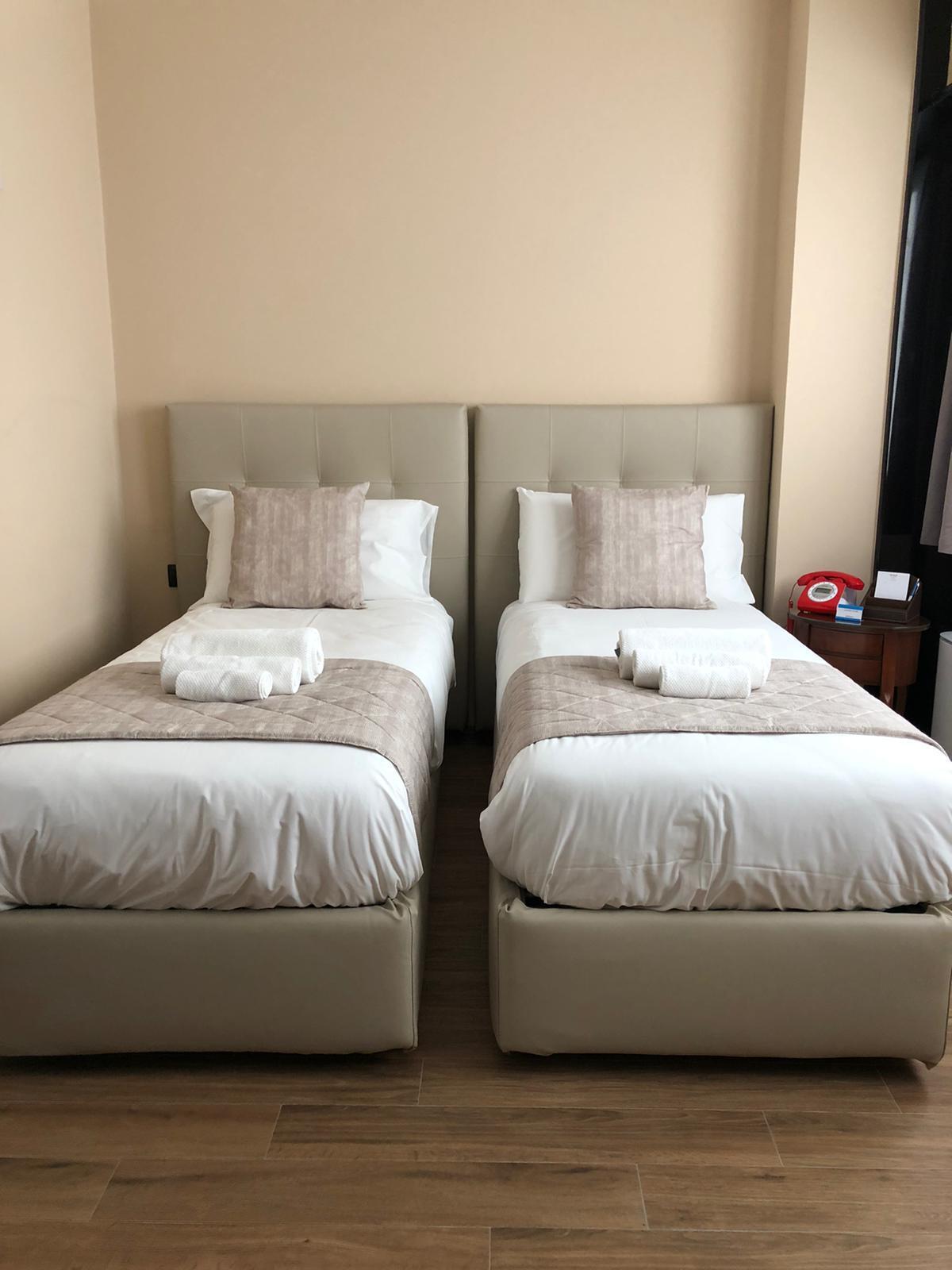 Hotel Valentino Du Parc Turin Room photo